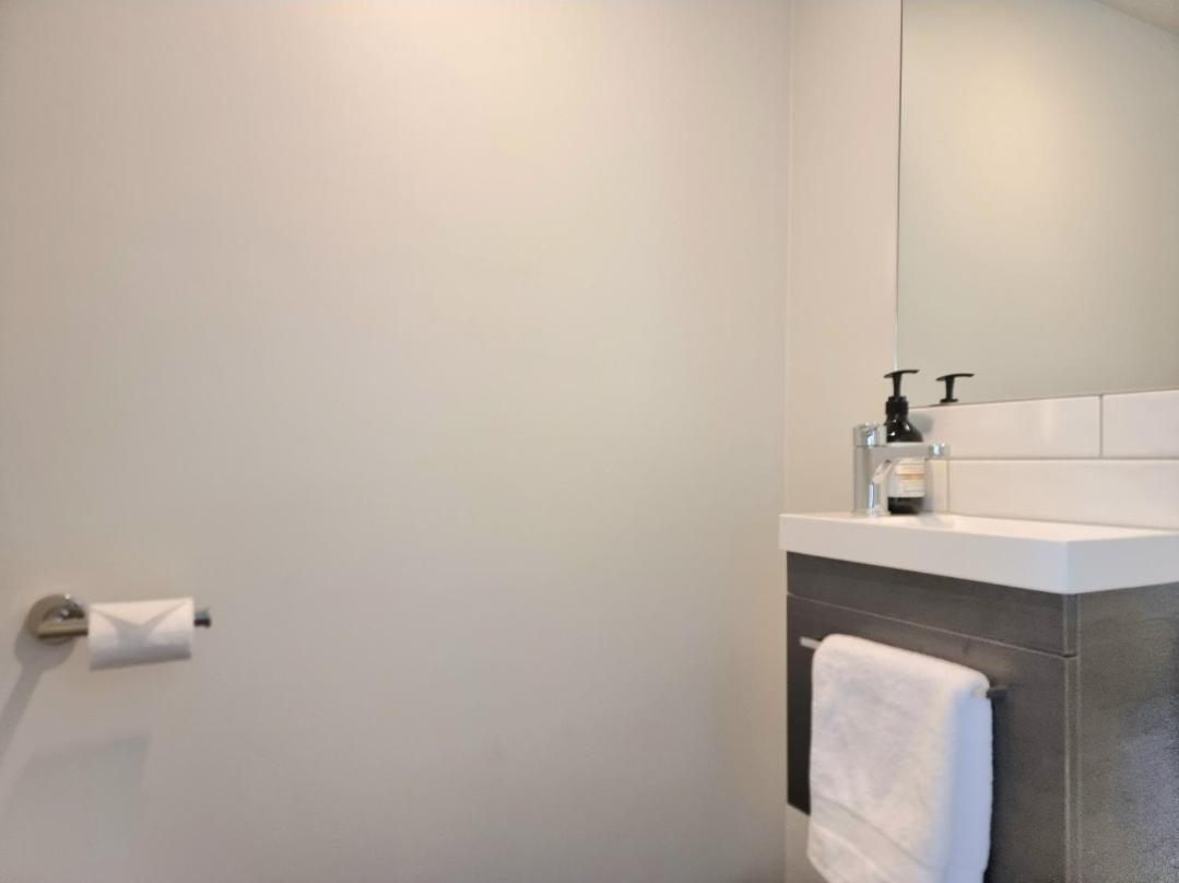 Addington Townhouse With Carpark 8Mins Walk To Hagley Park South Villa Christchurch Værelse billede